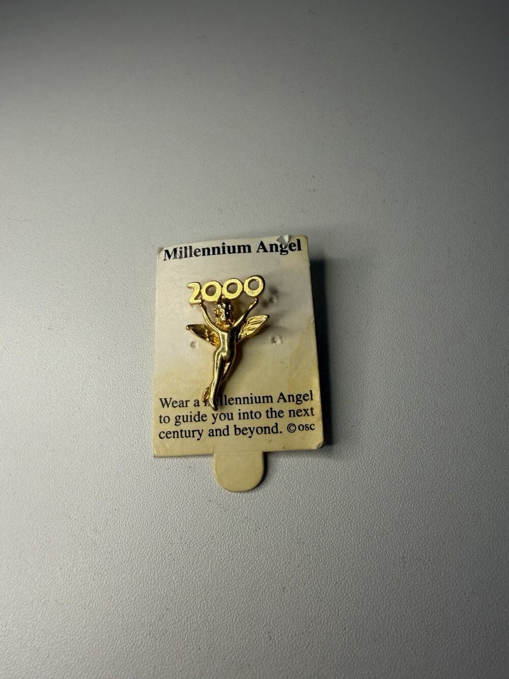 VTG Y2K Millennium Guardian Angel Cherub Year 2000 Gold Tone Hat Lapel Pin